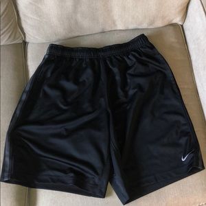 Nike Basketball Shorts Men (size L)